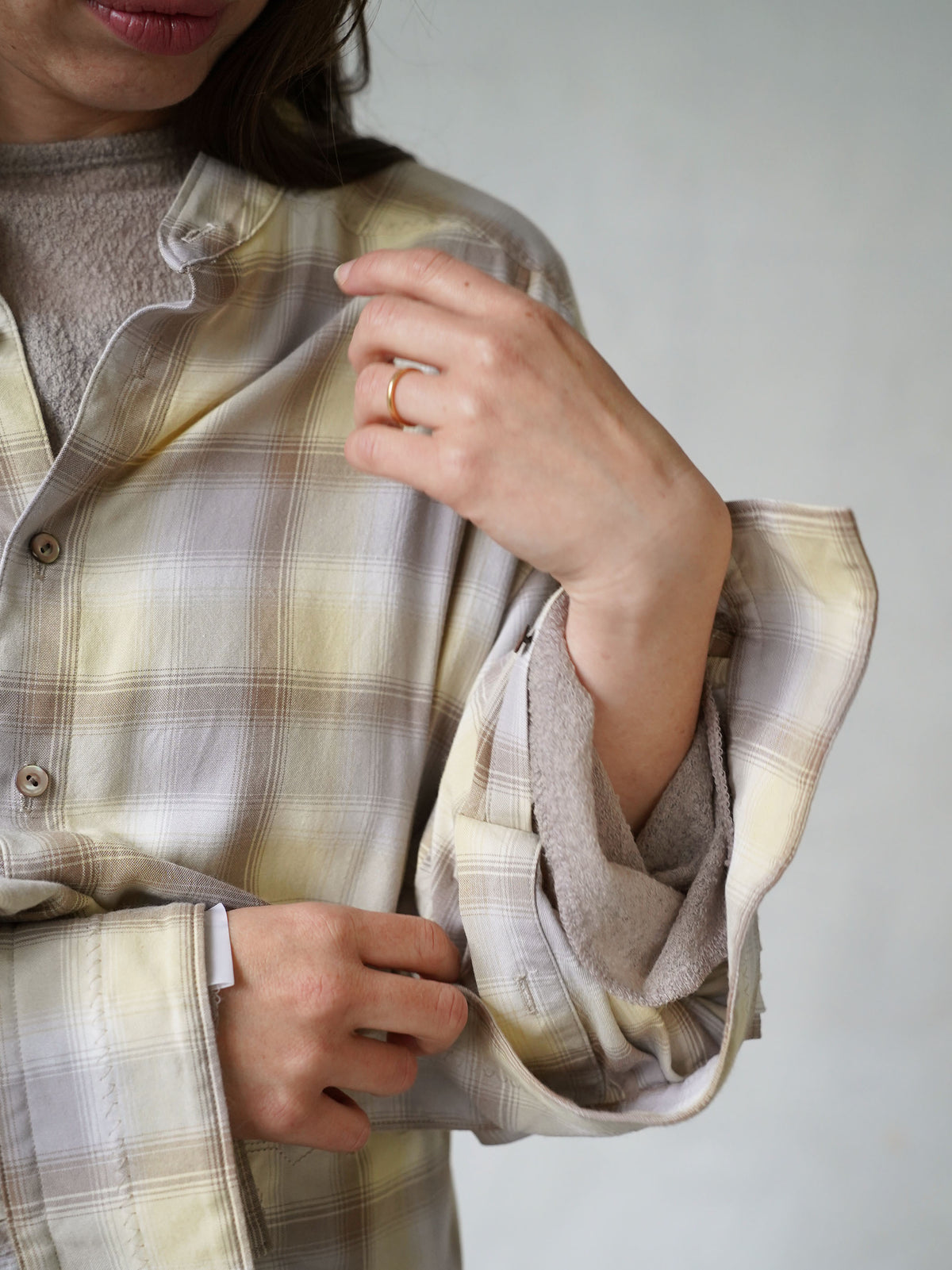 Tucked Sleeve  Zigzag Shirt