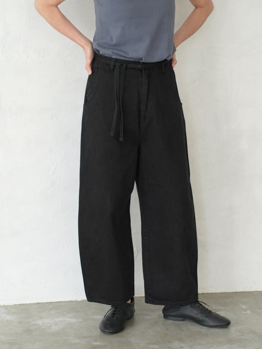 Round Wide Denim Trousers (BLACK)